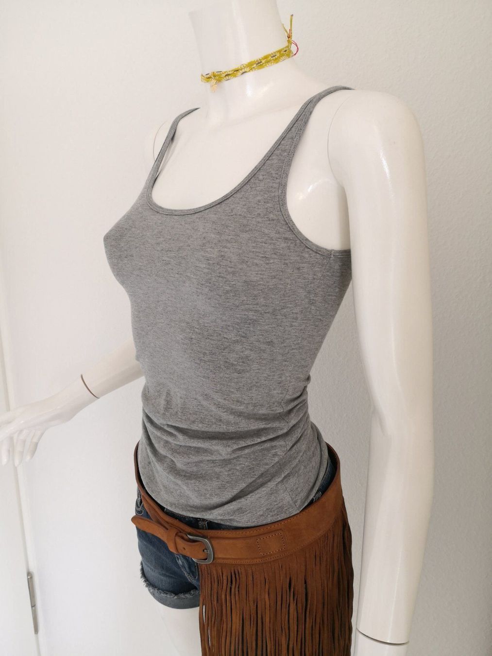 Mango Top: 🤩MANGO BASIC STRETCH TRÄGER TOP GRAU NEU & CHANEL P. – Nuovo (secondo la descrizione) da Olten venduto da Naja-Twins-Twins 7