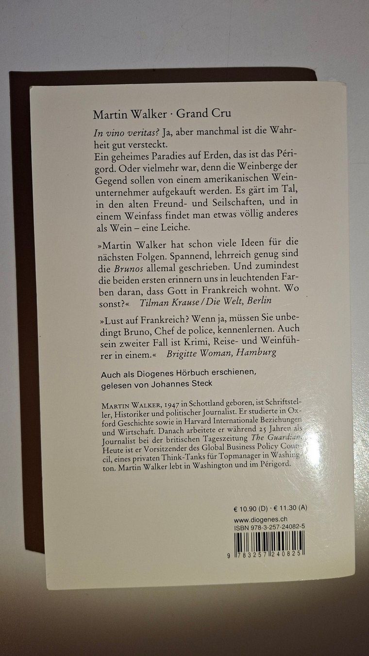 Bücher: Martin Walker: Grand Cru – Gebraucht aus Dietikon von Buchantiqdietikon 1