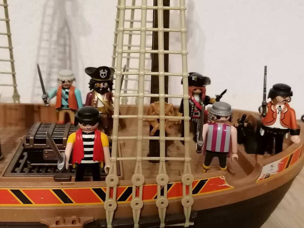 Bateaux: Bateau avec 6 pirates – D'occasion à Onex par choupeetchoupi 1