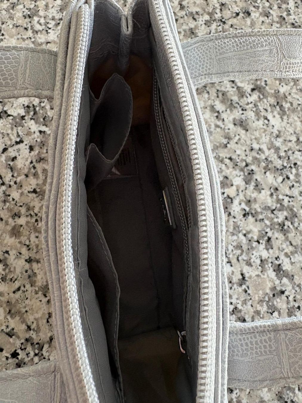 Taschen für Damen: Handtasche klein CARPISA – Gebraucht aus Disentis/Mustér von Lisli_p 2