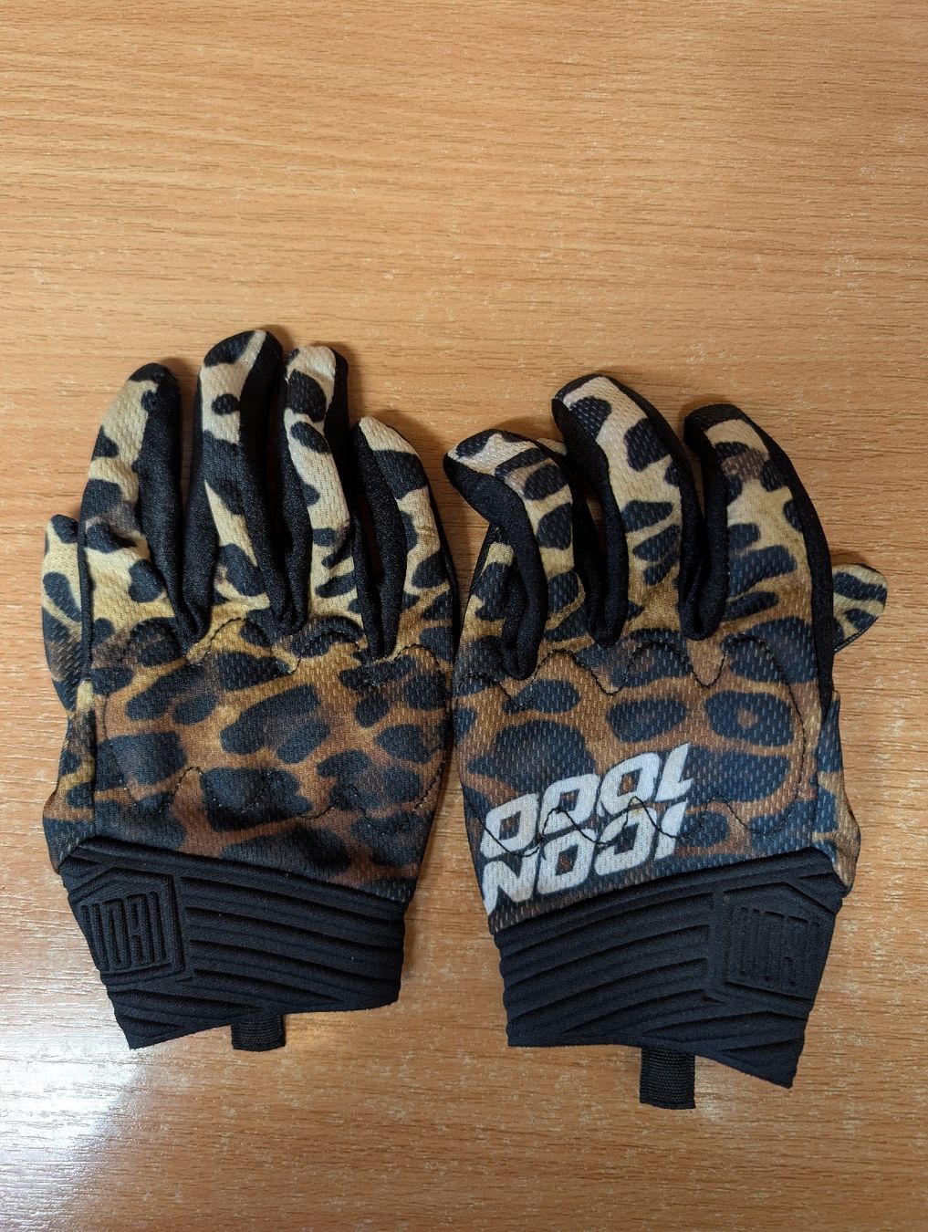 Icon Guanti & manicotti: ICON1000 Bike-Handschuh – Usato da Niederurnen venduto da maus.on.the.bike