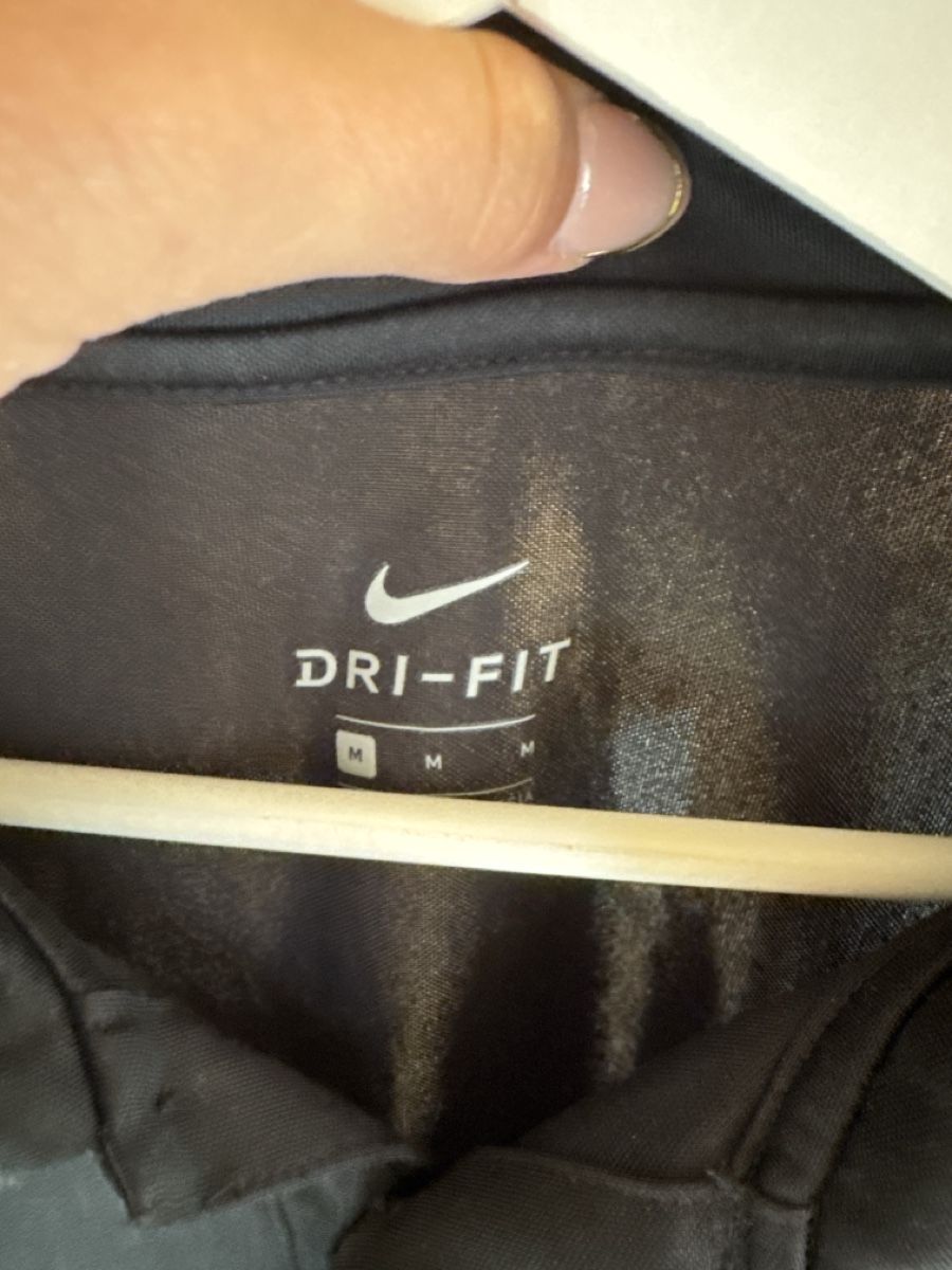 Nike Leibchen & Hosen: Sport Shirt – Neu (gemäss Beschreibung) aus Lurtigen von sal_79fm 1