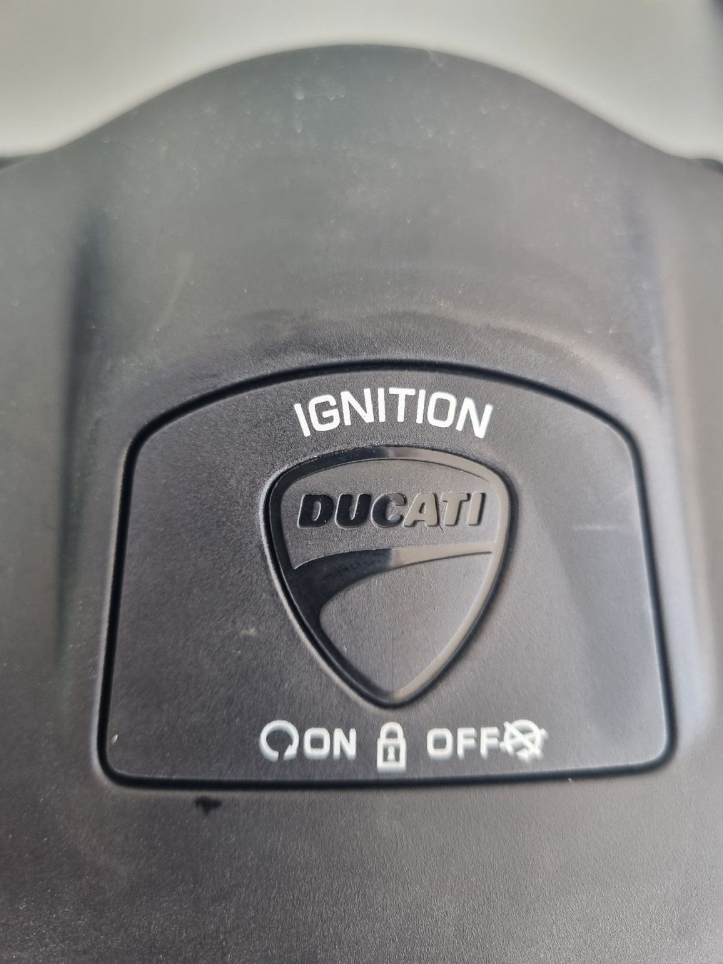Ducati Alle Motorradersatzteile: Cockpit-Verkleidung Ducati Diavel – Gebraucht aus Adlikon b.Regensdf von attila63 1