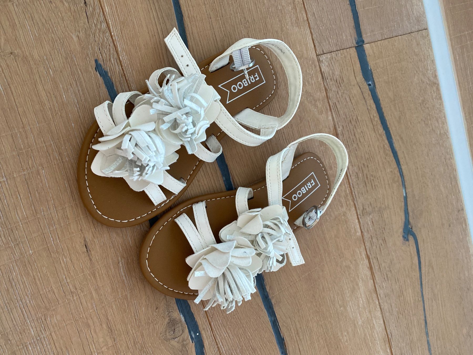 Friboo Schuhe für Mädchen: Friboo Sandalen ca. Gr. 29 – Neu (gemäss Beschreibung) aus Himmelried von Dievole