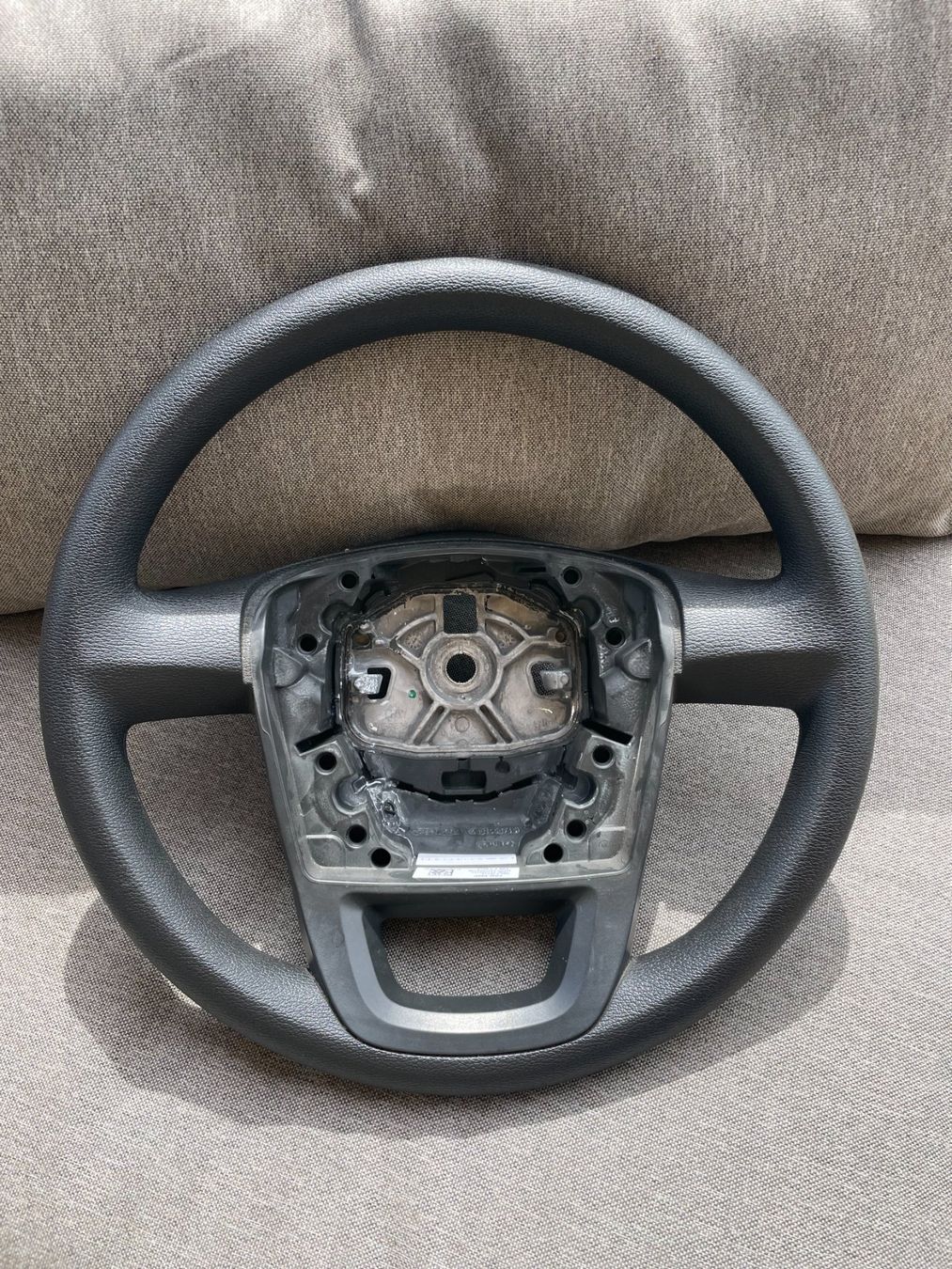 Iveco Tutti pezzi di ricambio auto: Original Lenkrad IVECO Daily, Iveco Wohnmobil – Nuovo (secondo la descrizione) da Auw venduto da Neo_z2rq