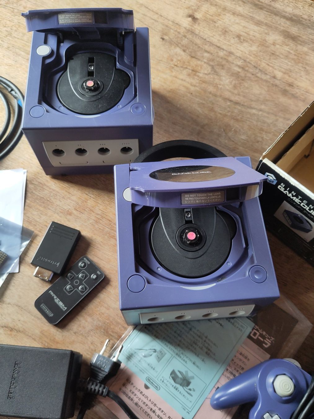 Nintendo Console: 2 Nintendo GameCube Konsolen mit GC Loader & Prism Retro Bit – Usato da Uerzlikon venduto da verrueckte_ball 2