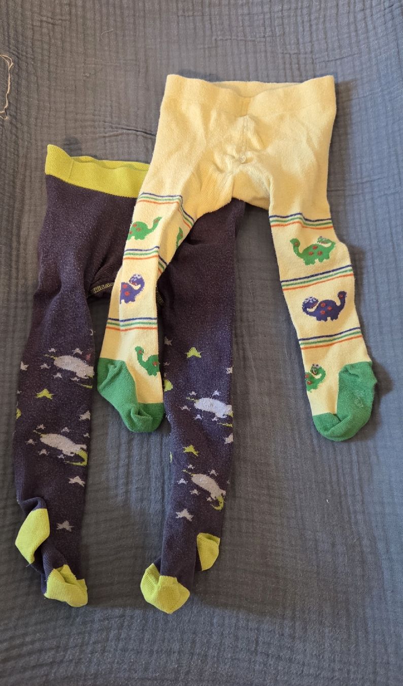Autres vêtements: Bas / collants bébé  – D'occasion à Bofflens par misstigrise_98