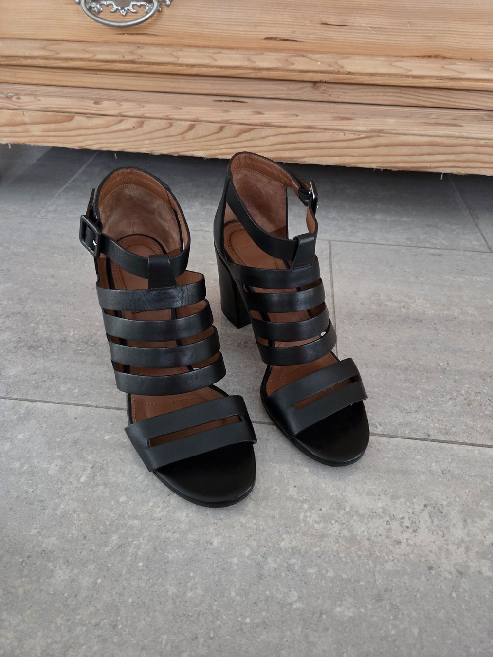 Givenchy Scarpe da donna: schöne Sandalen, Givenchy – Usato da Wiesendangen venduto da Sinhuk 1