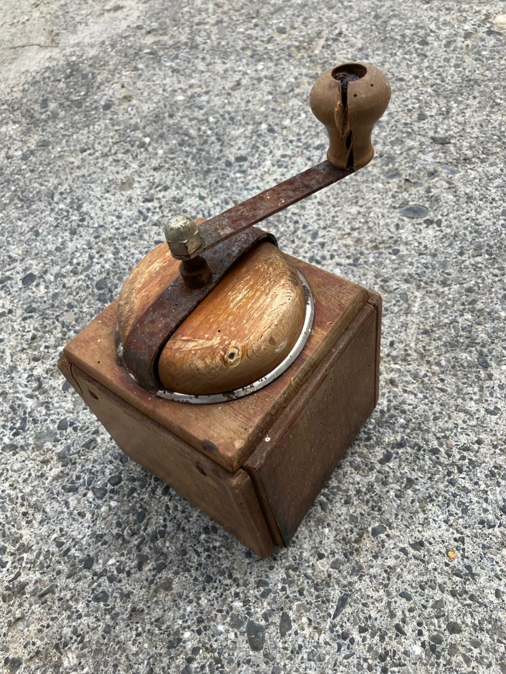 Appareils de cuisine: Kaffeemühle / Pfeffermühle Antik – D'occasion à Küssnacht am Rigi par Bux01