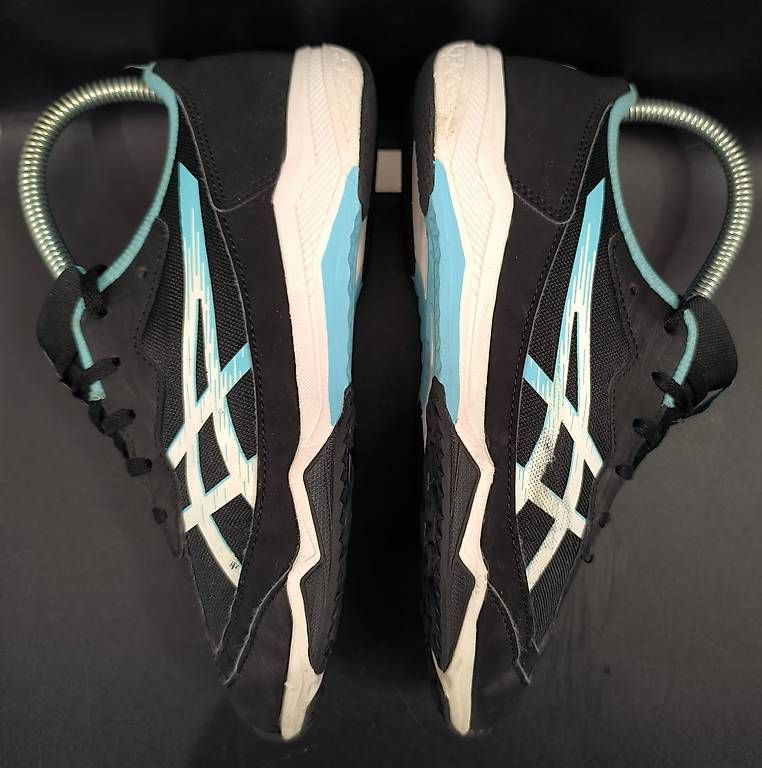 Scarpe da donna: Asics Turnschuhe Damen - Größe 37.5 – Usato da Pully venduto da vir_58dk