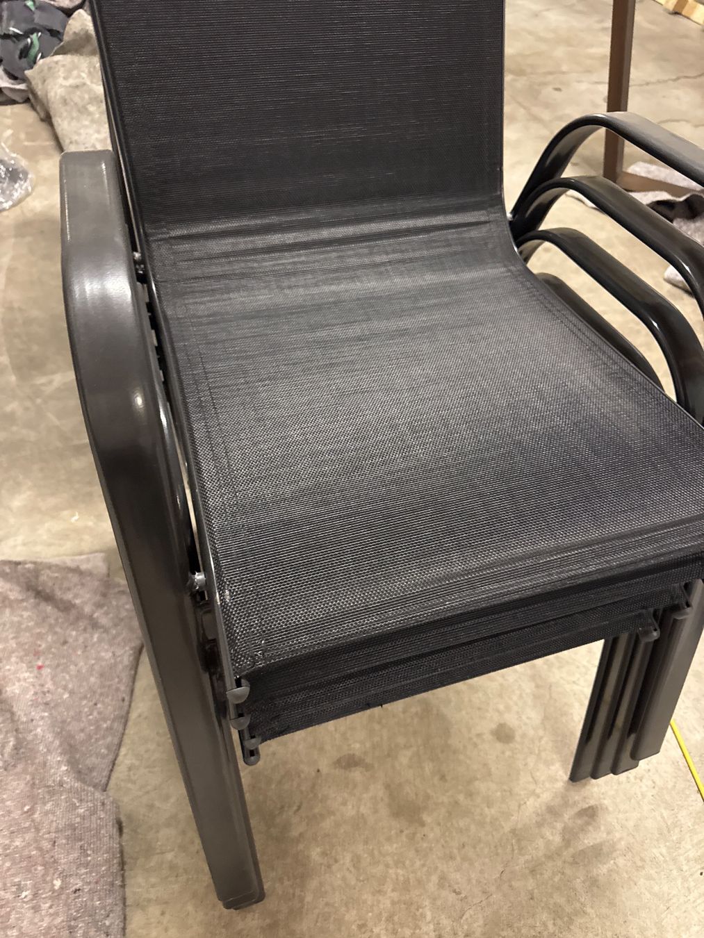 Chaises: Stapelstühle Gartenmöbel 10 Stück – D'occasion à Dietlikon par HighspeedUmzug 2