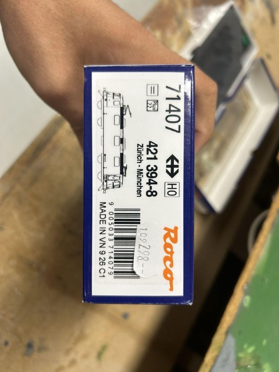 Roco Modellini di ferrovie: Roco Re 421 394 DC Digital  – Usato da Font venduto da TrainspottersuisseHo 1