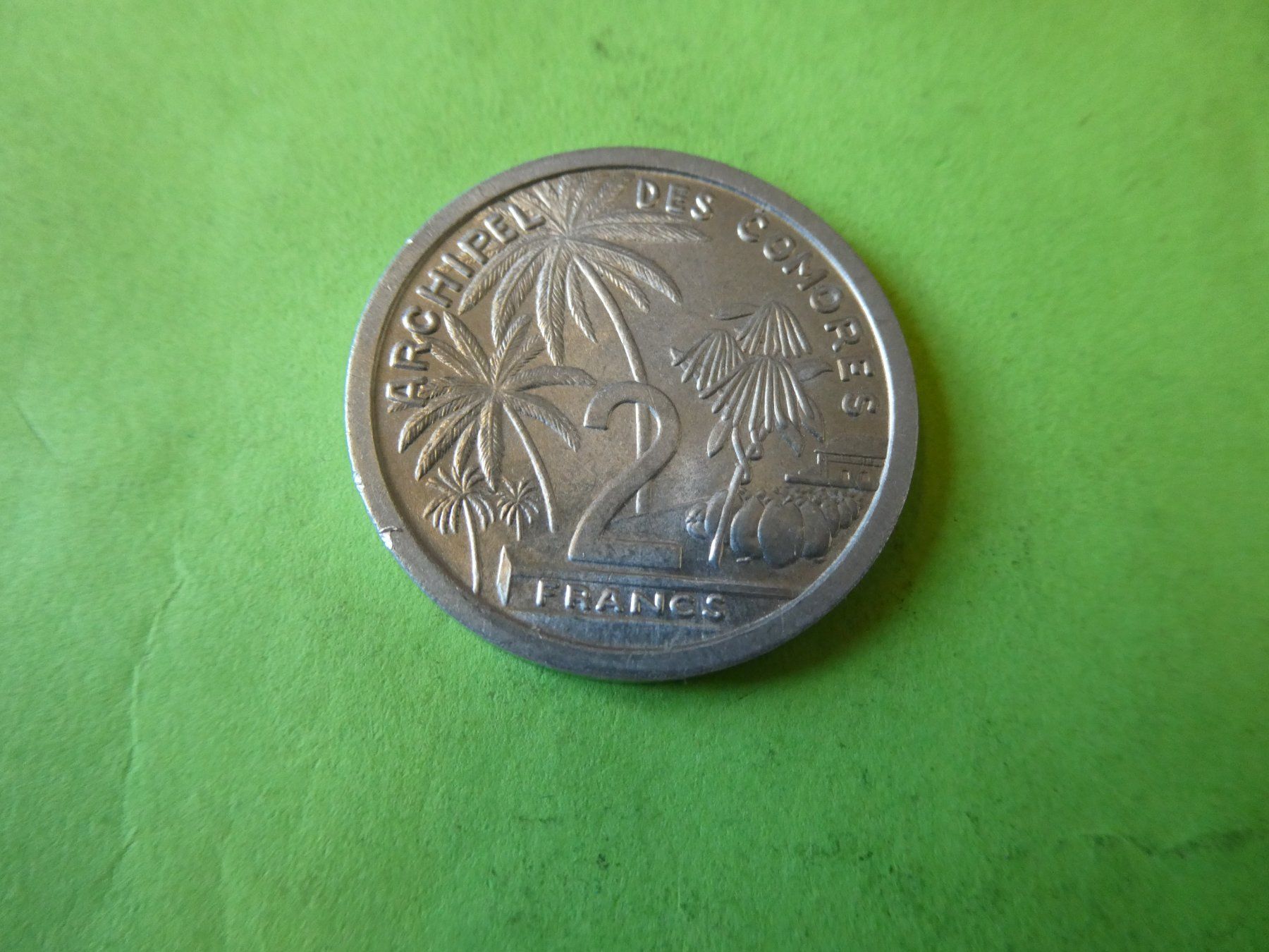 Tutti le monete: Comores 1964, 2 Francs     unzirkuliert – Usato da Hinterforst venduto da Rohusri