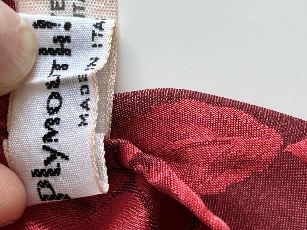 Foulards, Tücher & Schals: Scarf 100% Polyester Made in Italy Red Leaf Pattern – Neu (gemäss Beschreibung) aus Saland von ele_vc96 2