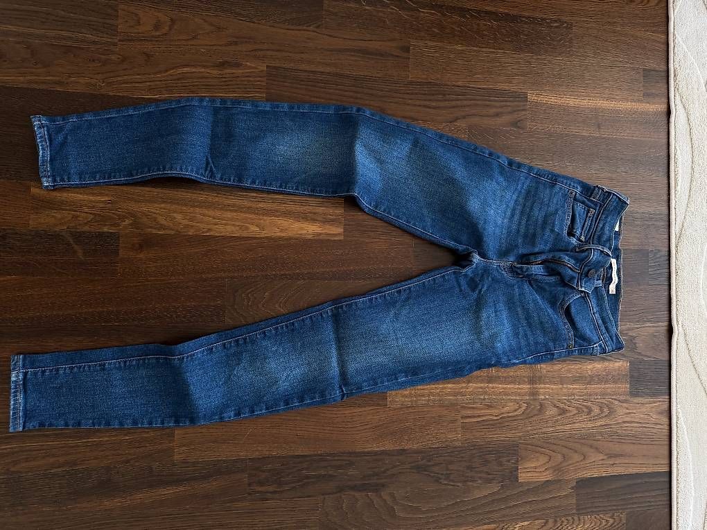 Jeans: Levis Skinny Jeans – Gebraucht aus Dietikon von mic_l9hy 3