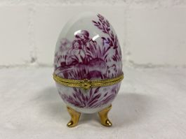 Elegantes Porzellan-Ei mit goldenen Akzenten, Vintage