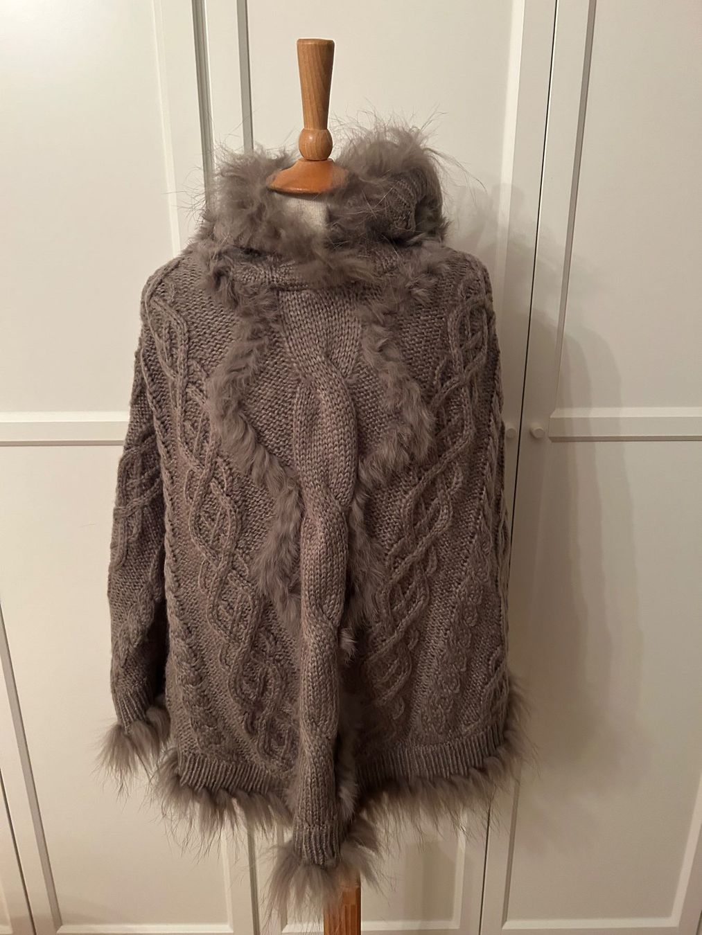 Sonstige Damenmode: Wollcape Leonardo – Gebraucht aus Luzern von lou4444