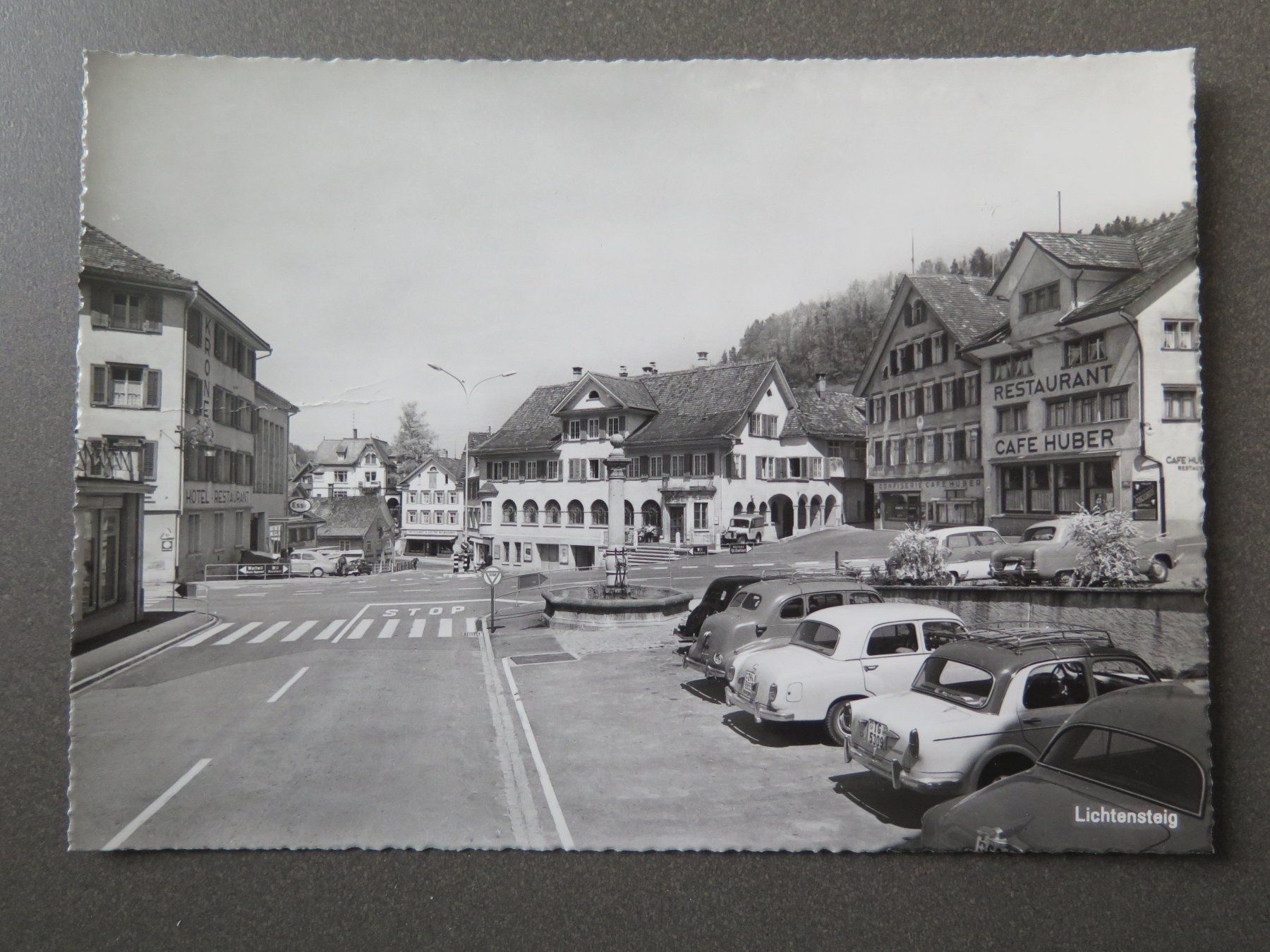 Cartoline postali: LICHTENSTEIG - VIELE ALTE AUTOS!! – Usato da Wittenbach venduto da lipasal