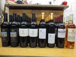 Lot mit 48 Fl. Italien/ Frankreich Rot & Weisswein 2014-2023