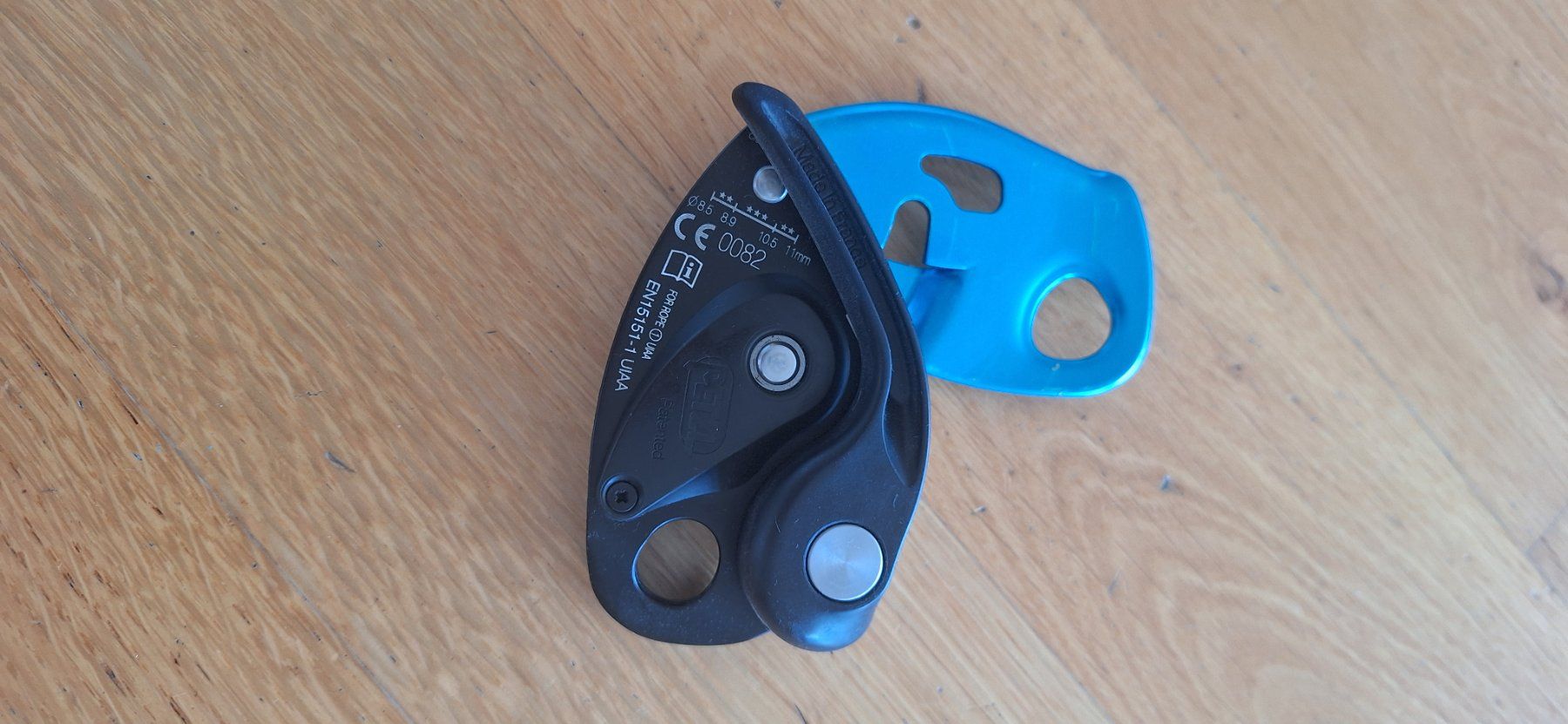 Attrezzatura da arrampicata: PETZL Grigri Sicherungsgerät – Usato da Hildisrieden venduto da Pilatusguck 1