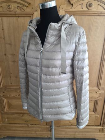 schöne leichte Daunenjacke, Herno