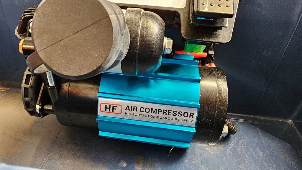 Compressori: Mobiler Kompressor (12 Volt) – Usato da Alpnach-Dorf venduto da Hess-Automobile 3