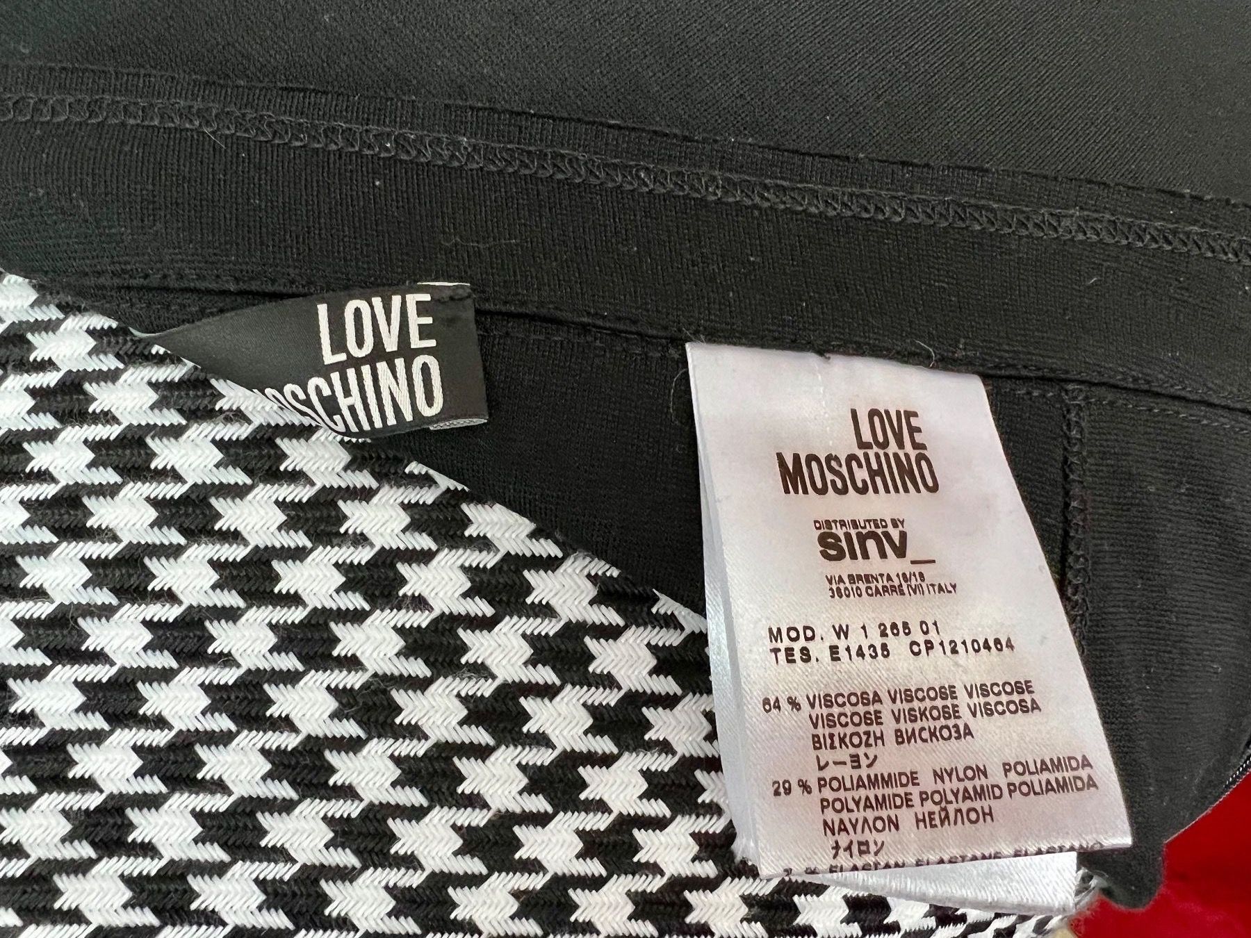 Moschino Röcke: Love Moschino Jupe, Grösse 34 – Gebraucht aus Bergdietikon von pinkerton13 7