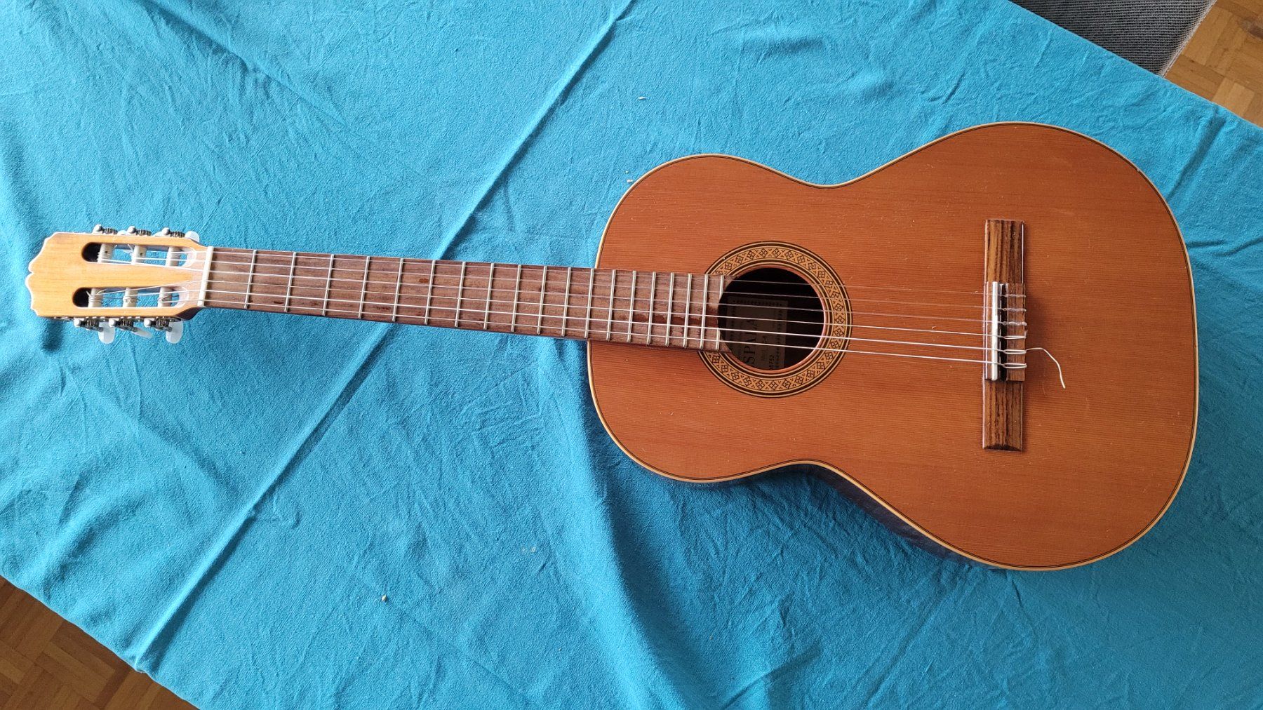 Instruments de musique: Gitarre ESPALA – D'occasion à frenkendorf par elle17