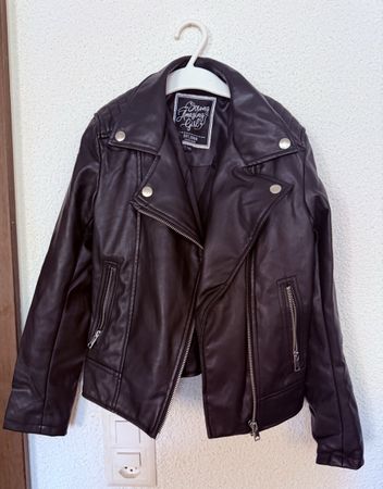 Veste en cuir synthétique noire taille134,  neuve!