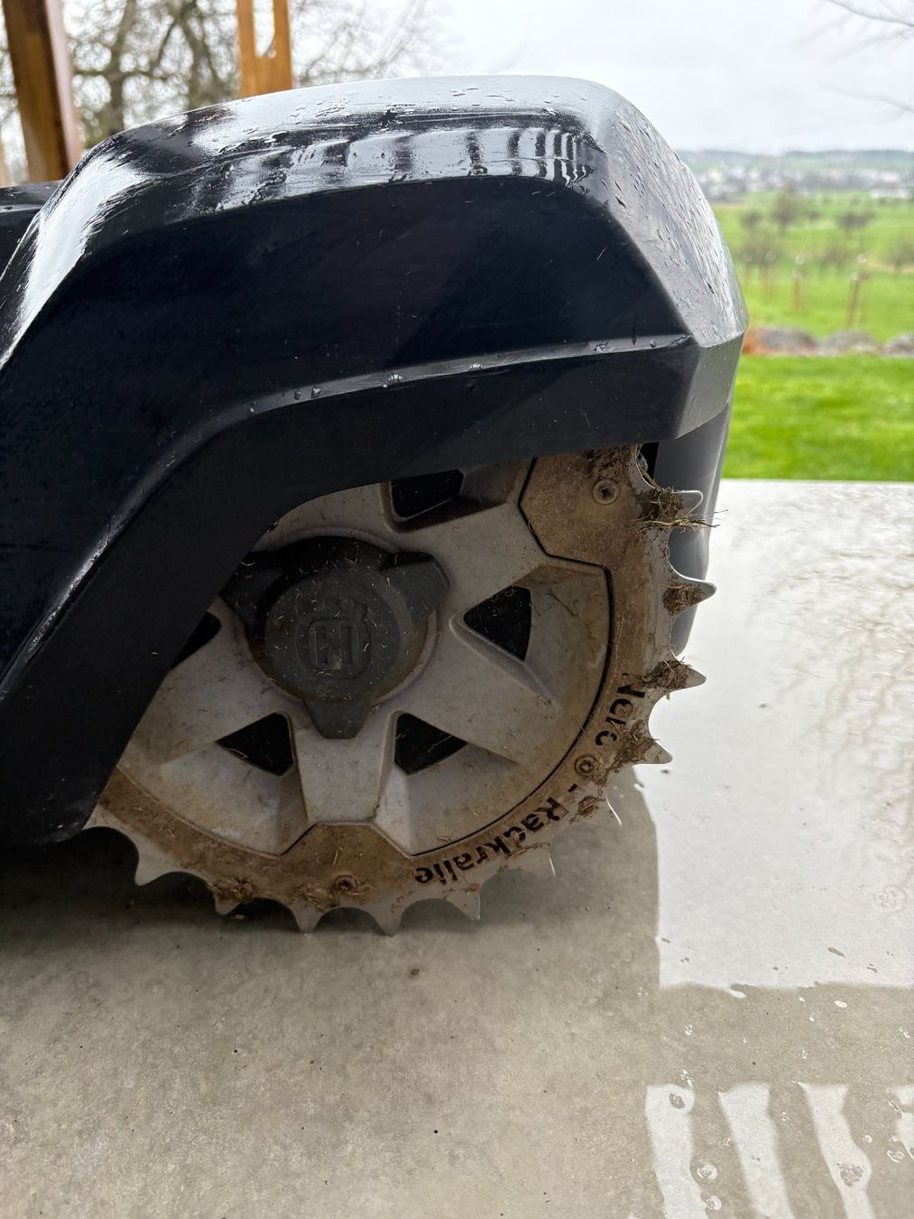 Husqvarna Tondeuses à gazon: Husquarna Roboterrasenmäher – D'occasion à Sommeri par Tinito 3