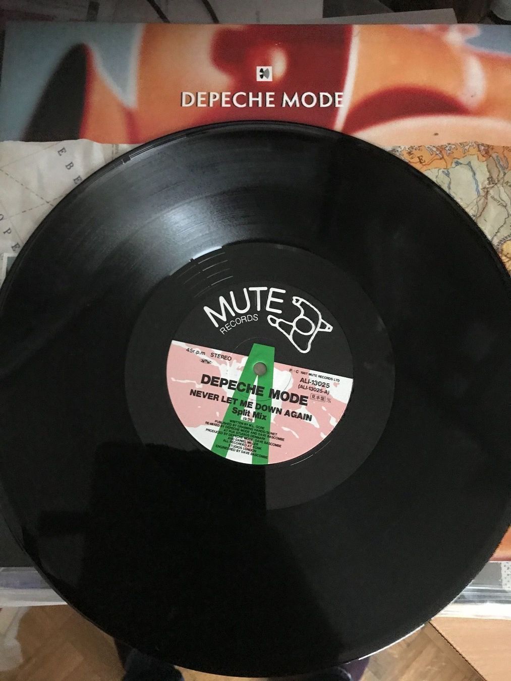 Dischi in vinile: Depeche Mode Never Let Me Down Again – Nuovo (secondo la descrizione) da Le Lignon venduto da Aladdin67