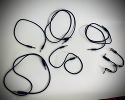 7 kurze Instrumenten-/Patchkabel TS–TS – Neutrik / REAN