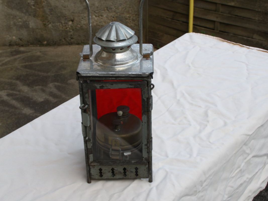 SBB/CFF/FFS Lampade: SBB-CFF KARBID BAHN LAMPE – Usato da Wauwil venduto da Pneuedy