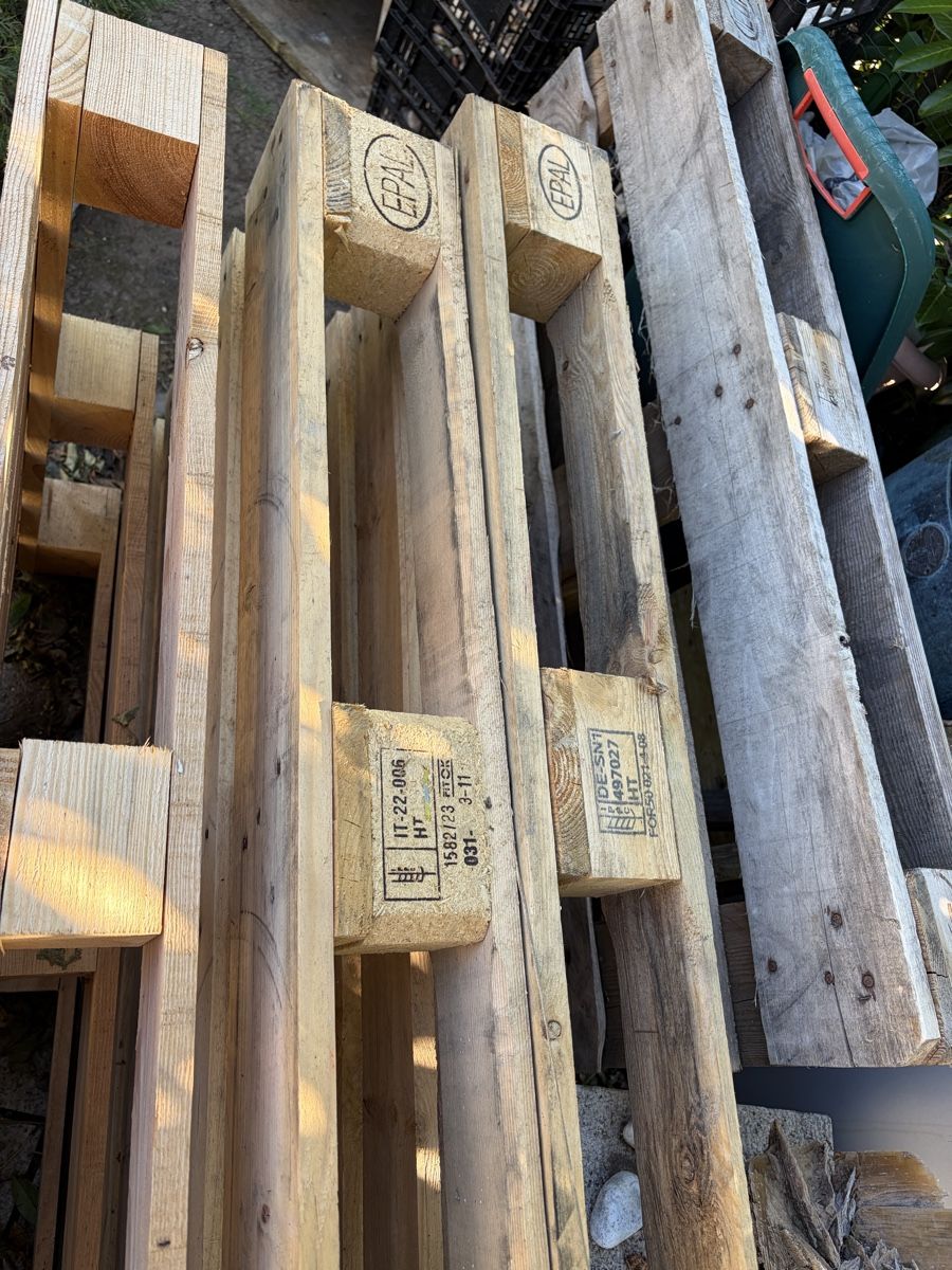 Pallets: Palett – Usato da Buch am Irchel venduto da pas_ddk2 1