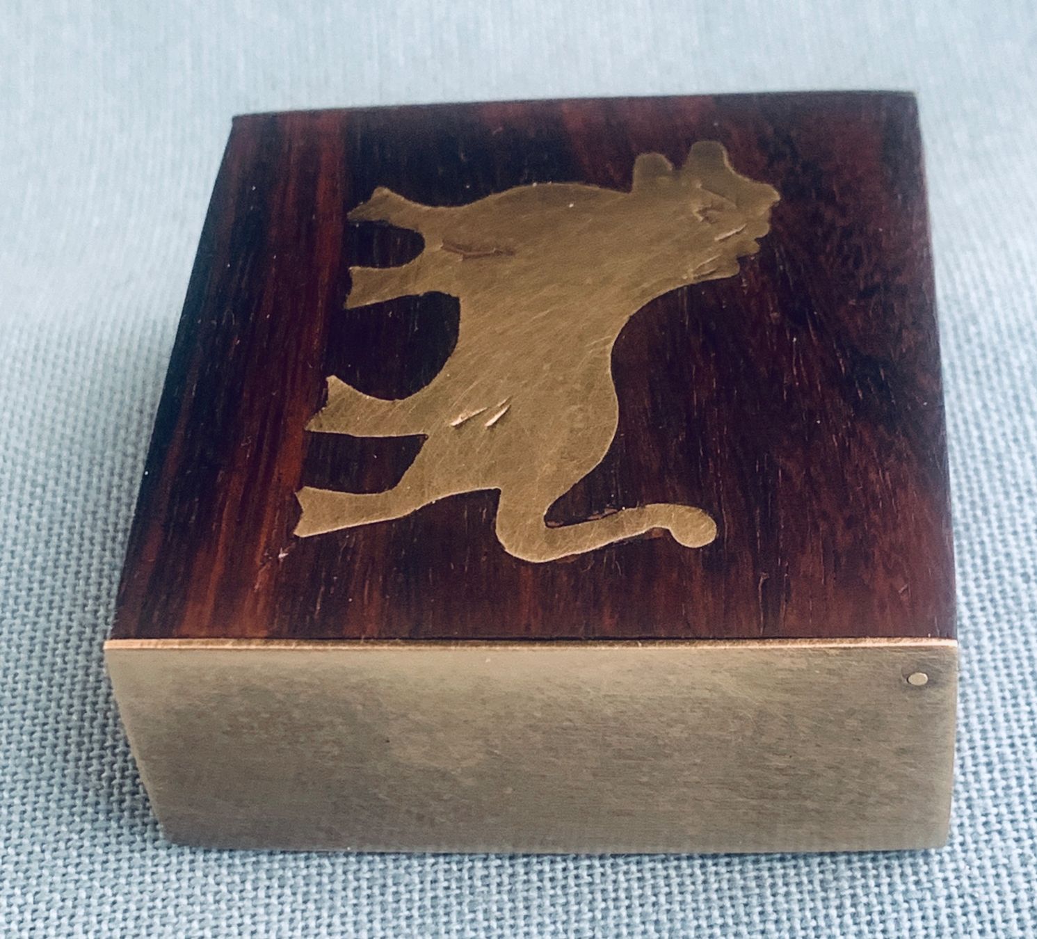 Portagioie: Kleine Schatulle, Holz/Messing – Usato da Bern venduto da Flora.Sonea 2