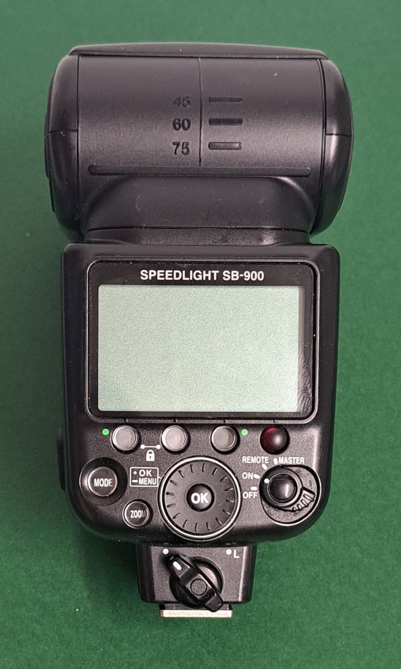Nikon Flash: Nikon SPEEDLIGHT  SB -900 – Usato da Biel/Bienne venduto da Sasha4u