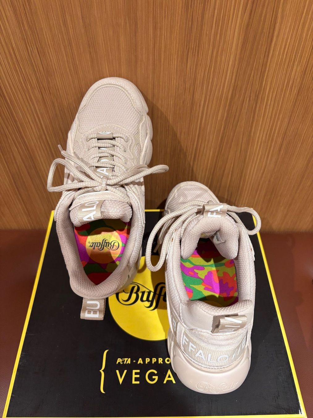 Buffalo Scarpe da donna: Buffalo Plateau Sneaker Gr. 39 – Nuovo (secondo la descrizione) da Neunkirch venduto da autoscooter57 3