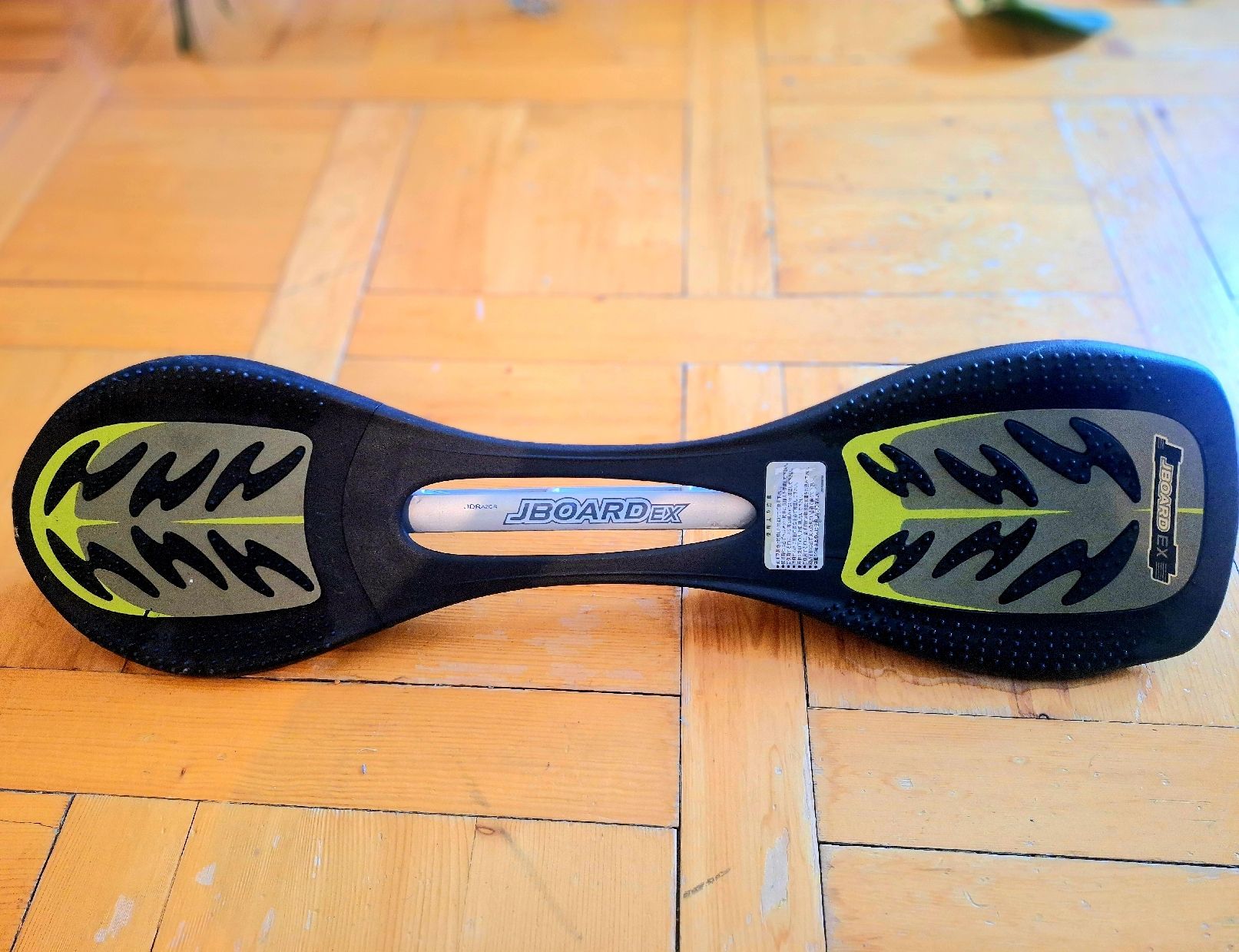 Skateboards: Waveboard JBOARDEX schwarz neuwertiger Zustand – Gebraucht aus Zürich von y.seiler