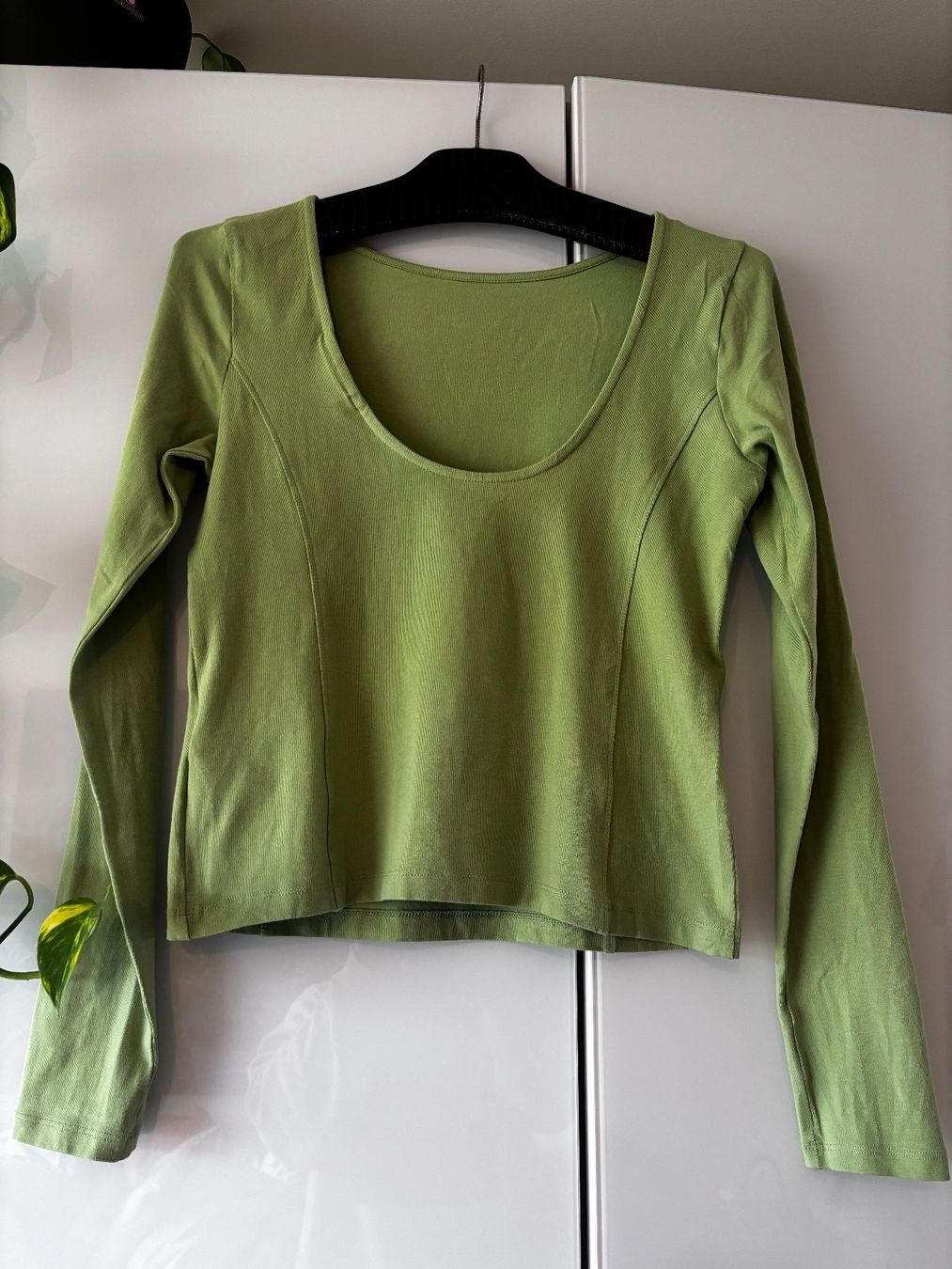 Weekday T-shirts: WEEKDAY "DEEP BACK LONG SLEEVE" Gr. M – D'occasion à Zürich par missmodernage 2