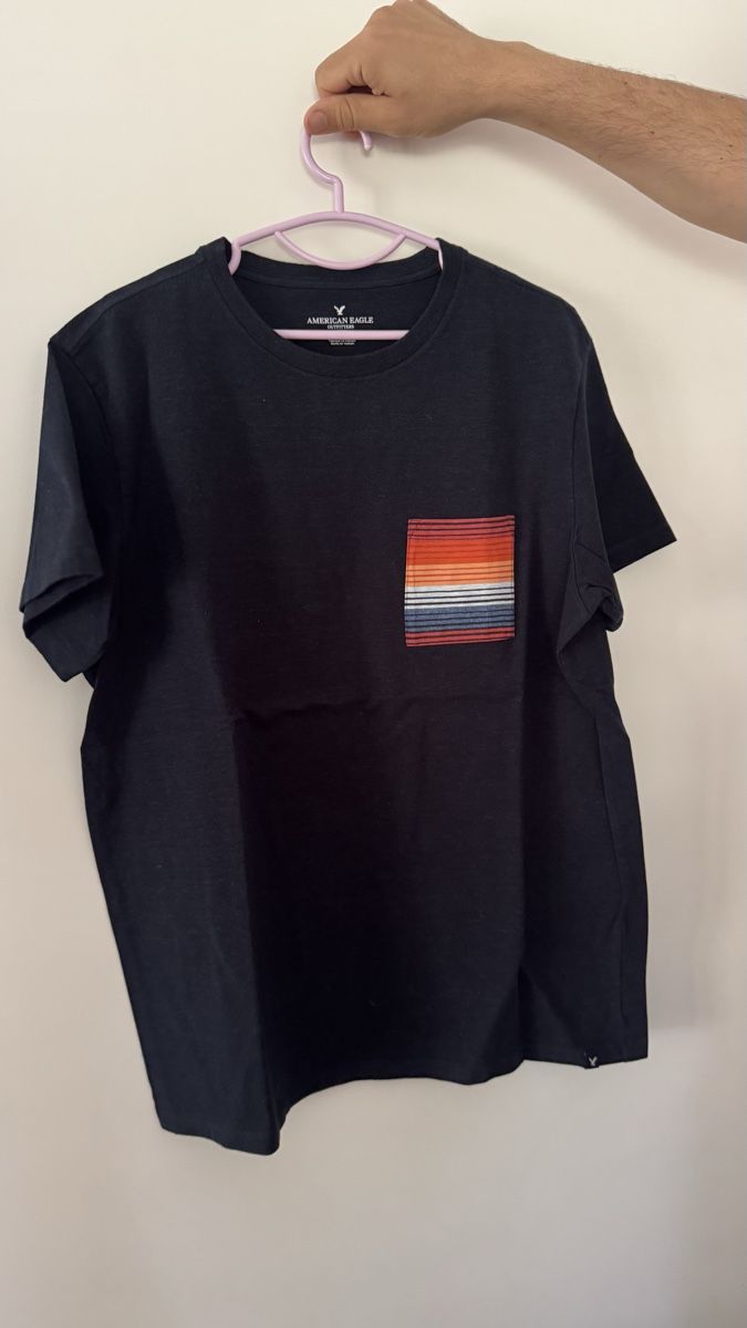 American Eagle T-shirt: American Eagle T-Shirt XL Navy – Nuovo e nell'imballaggio originale da Corsier GE venduto da Arca_ReLife