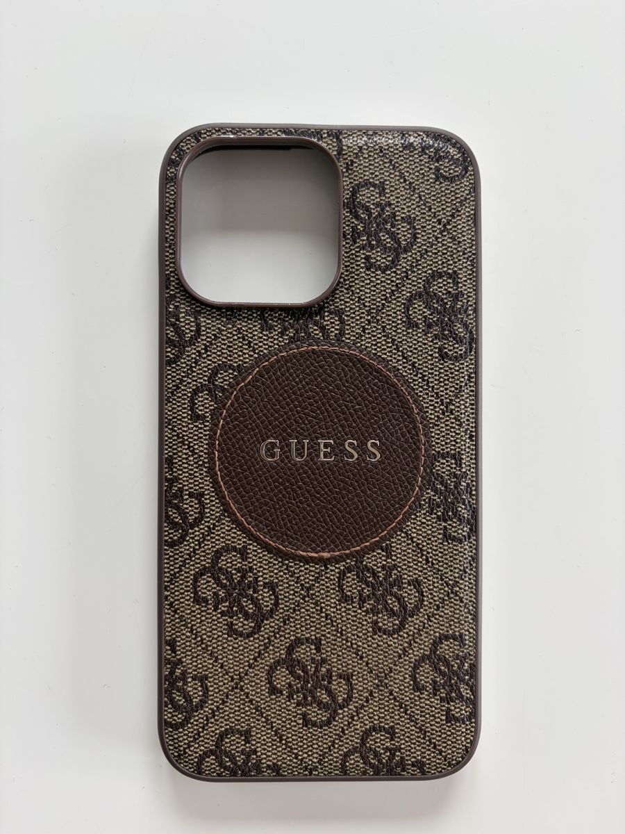 Guess Cover & Protezioni schermo: Guess case 4G Circle MagSafe for iPhone 15 Pro – Nuovo (secondo la descrizione) da Eglisau venduto da kzo_gm8c