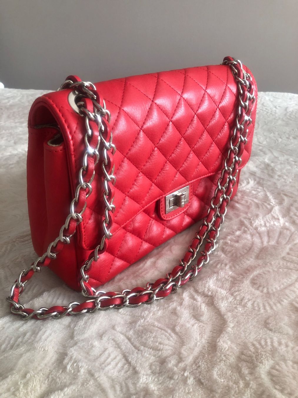 Taschen für Damen: Gesteppte echt Leder Tasche mit Ketten, rot – Gebraucht aus Aesch LU von Montana70