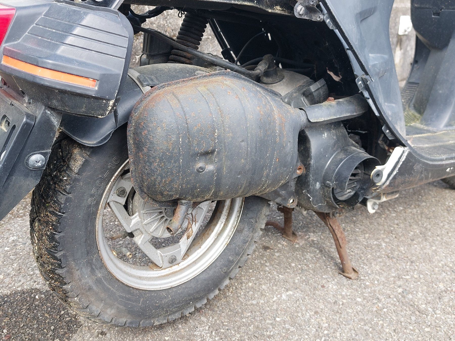Honda Scooter: Honda Lead 50 Roller zwei Tackt defekt Export – Difettoso da Schleitheim venduto da ZieglerMotoRecycling 7
