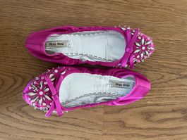 Ballerine Miu Miu satin fucsia con decorazioni, taglia 38