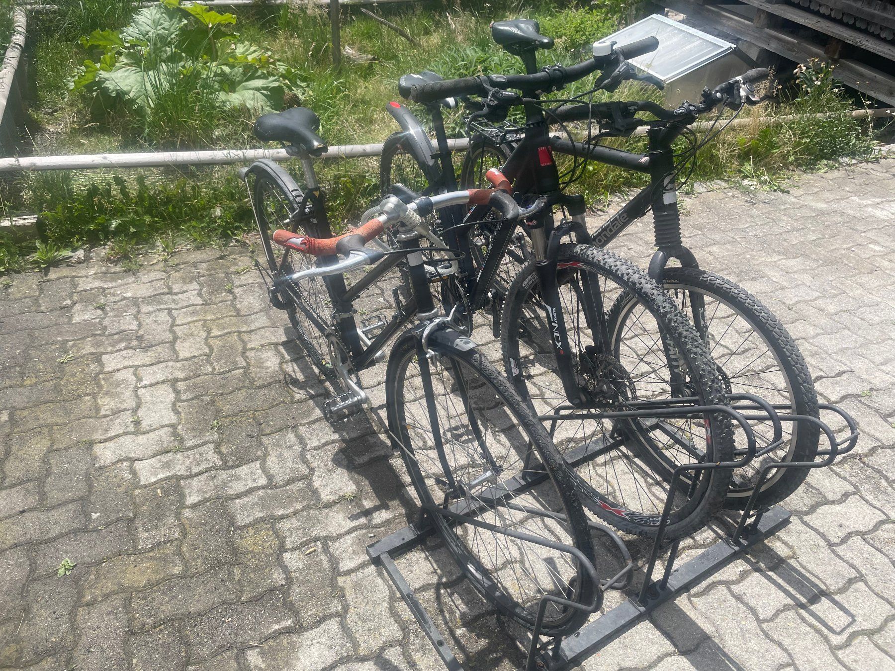 Biciclette: 3 Velos / Fahrräder – Usato da Saas im Prättigau venduto da Rleuthold 1