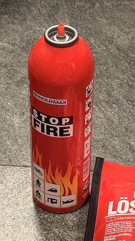 Estintori: Feuer lösch Utensilien  – Usato da Unterseen venduto da beE-Scooter 1