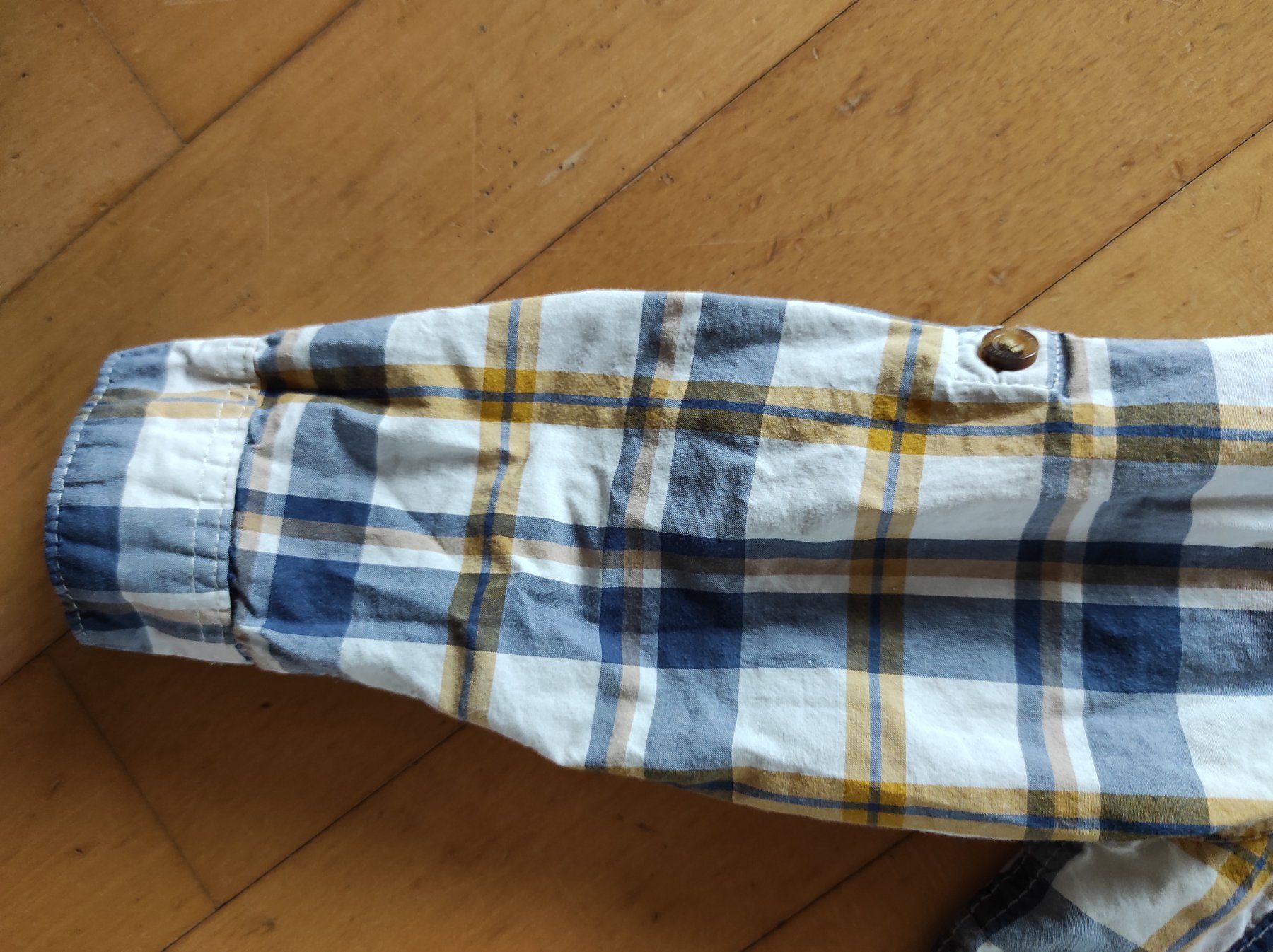 Camicie, T-shirt & Polo: 2 Kinderhemden – Usato da Effretikon venduto da MarthaK. 3
