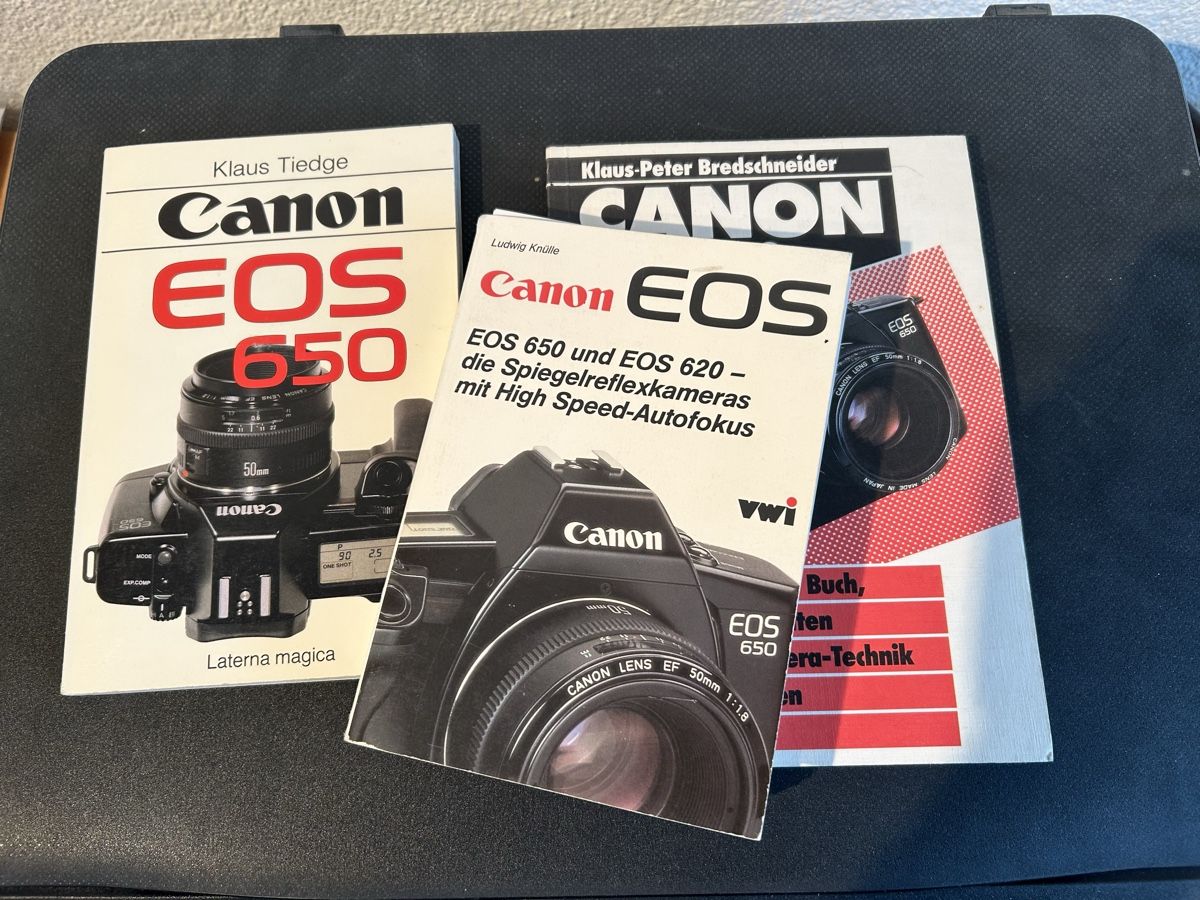 Canon Fotocamera: Canon EOS 650 Analog m. Objektiven 35-70+ 70-210mm – Usato da Urtenen-Schönbühl venduto da tulpenschein 5