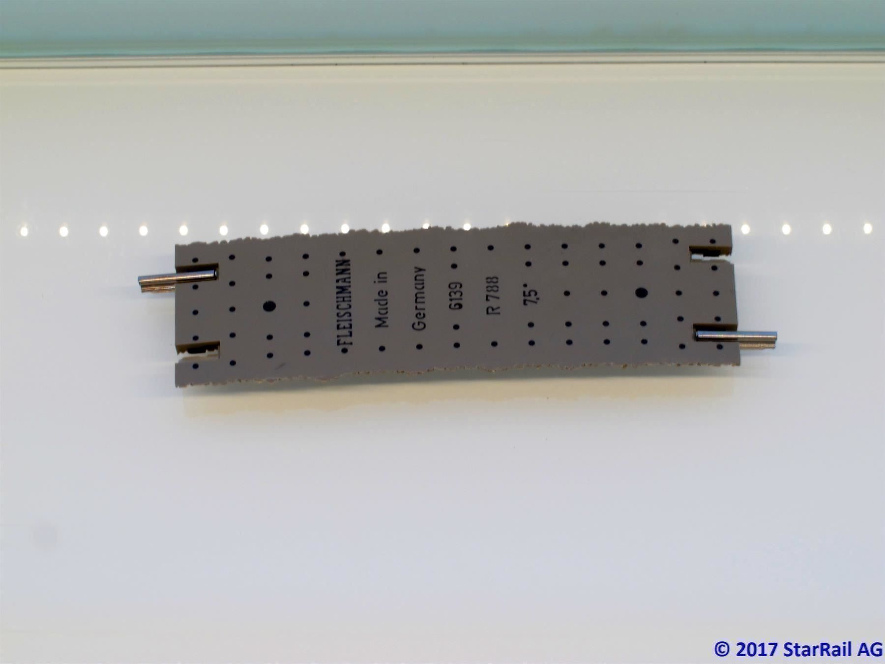 Fleischmann Modellini di ferrovie: Fleischmann 6139 Gebogenes Gleis – Nuovo (secondo la descrizione) da Ennetbaden venduto da StarTrain 1