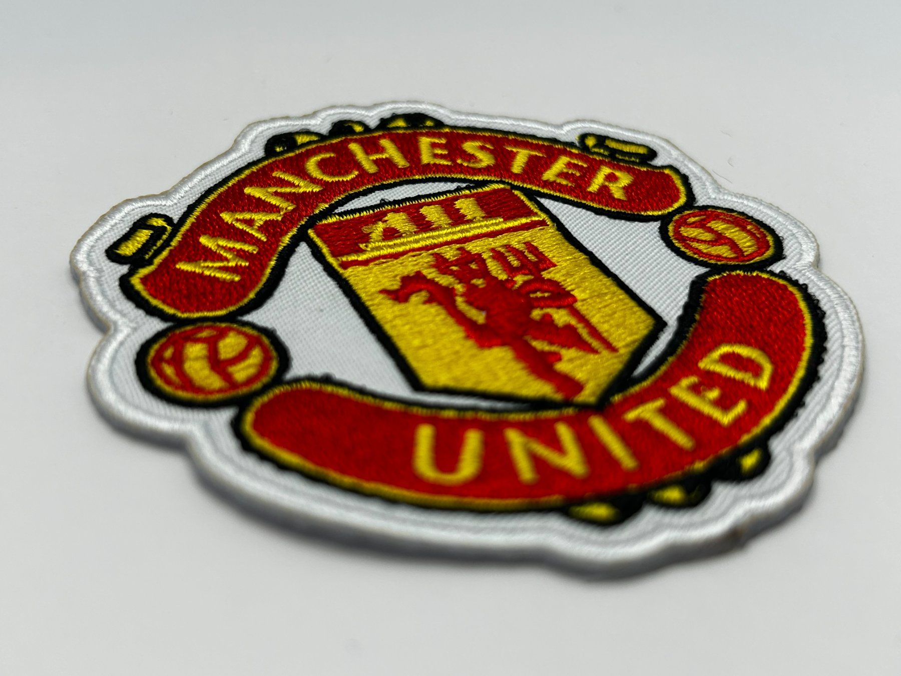 Manchester United Toppe: Manchester United Badge Aufnäher Patch Old Trafford Beckham – Nuovo e nell'imballaggio originale da Dättlikon venduto da easythings 2